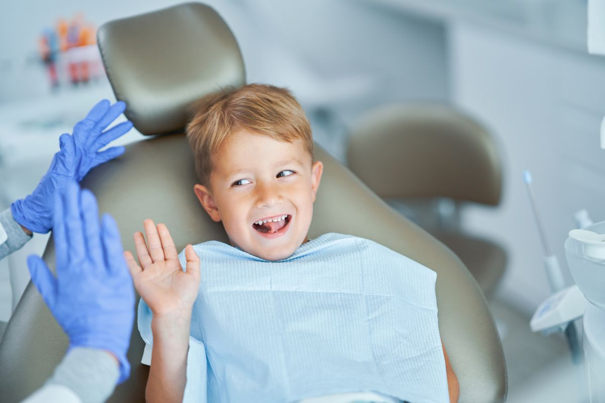 niño en el dentista
